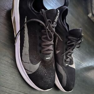 Nike Men's Black and White Athletic Shoes